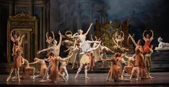 Alla Scala il corpo di ballo danza 'Sylvia' firmata Manuel Legris Alla Scala il corpo di ballo danza 'Sylvia' firmata Manuel Legris